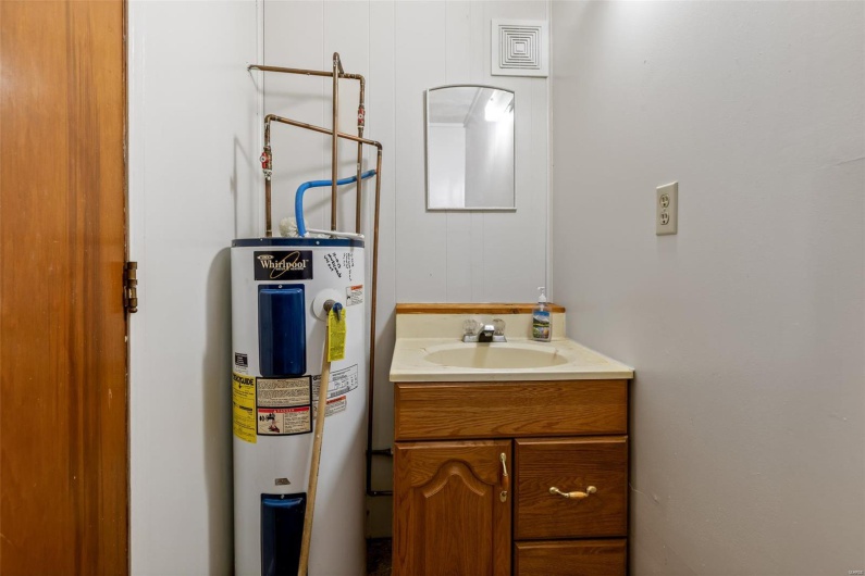 501 Lewis Street, Park Hills, Missouri 63601, 1 Bedroom Bedrooms, 3 Rooms Rooms,1 BathroomBathrooms,Residential,For Sale,Lewis,MAR24074275