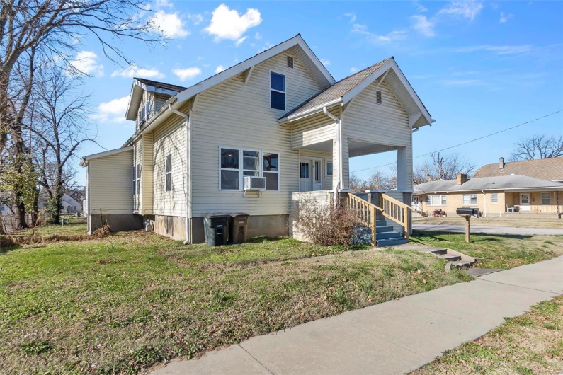 101 Benton Street, Cape Girardeau, Missouri 63703, ,Residential Income,For Sale,Benton,MAR24075458