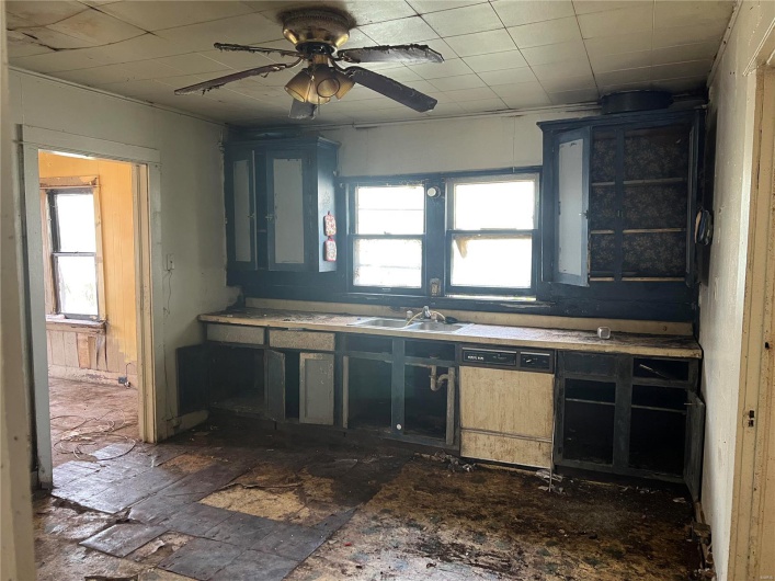 306 Walnut Street, Kennett, Missouri 63857, 2 Bedrooms Bedrooms, 5 Rooms Rooms,1 BathroomBathrooms,Residential,For Sale,Walnut,MAR24075655