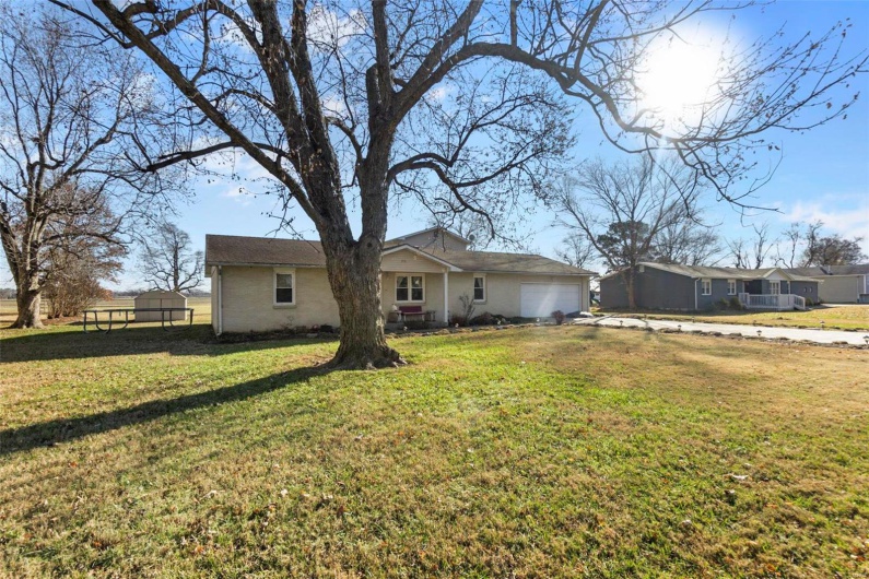 216 Sherrie Drive, Sikeston, Missouri 63801, 4 Bedrooms Bedrooms, 9 Rooms Rooms,4 BathroomsBathrooms,Residential,For Sale,Sherrie,MAR24076026