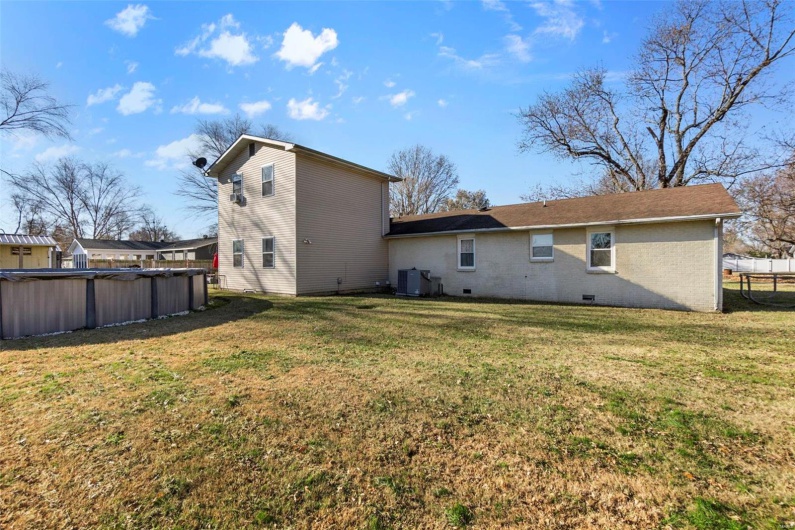 216 Sherrie Drive, Sikeston, Missouri 63801, 4 Bedrooms Bedrooms, 9 Rooms Rooms,4 BathroomsBathrooms,Residential,For Sale,Sherrie,MAR24076026