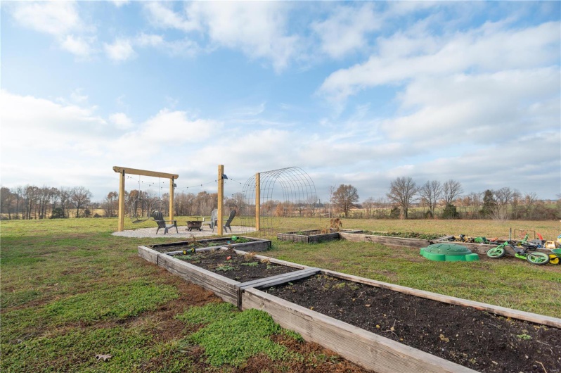 16639 County Road 420, Bloomfield, Missouri 63825, 2 Bedrooms Bedrooms, 5 Rooms Rooms,1 BathroomBathrooms,Farm,For Sale,County Road 420,MAR24076353