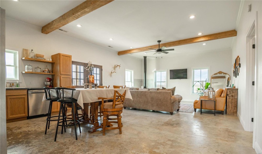 16639 County Road 420, Bloomfield, Missouri 63825, 2 Bedrooms Bedrooms, 5 Rooms Rooms,1 BathroomBathrooms,Farm,For Sale,County Road 420,MAR24076353