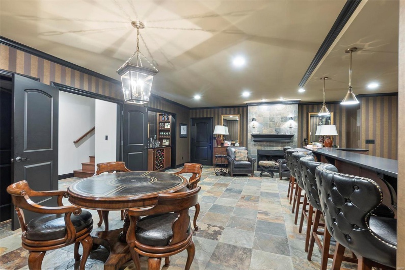 111 Crosshill Court, Cape Girardeau, Missouri 63701, 3 Bedrooms Bedrooms, 6 Rooms Rooms,4 BathroomsBathrooms,Residential,For Sale,Crosshill,MAR23042284