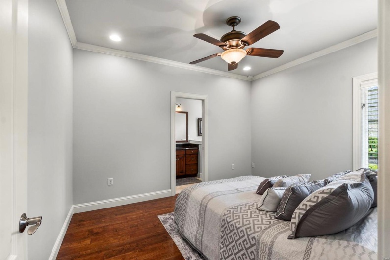 111 Crosshill Court, Cape Girardeau, Missouri 63701, 3 Bedrooms Bedrooms, 6 Rooms Rooms,4 BathroomsBathrooms,Residential,For Sale,Crosshill,MAR23042284