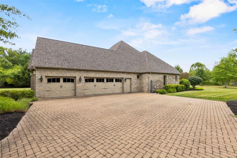 111 Crosshill Court, Cape Girardeau, Missouri 63701, 3 Bedrooms Bedrooms, 6 Rooms Rooms,4 BathroomsBathrooms,Residential,For Sale,Crosshill,MAR23042284