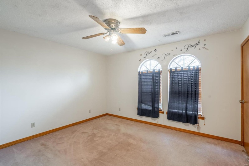 1202 Victoria Road, Poplar Bluff, Missouri 63901, 3 Bedrooms Bedrooms, 9 Rooms Rooms,2 BathroomsBathrooms,Residential,For Sale,Victoria,MAR24076440