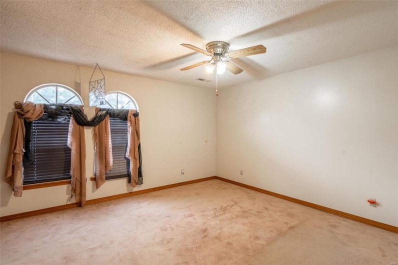 1202 Victoria Road, Poplar Bluff, Missouri 63901, 3 Bedrooms Bedrooms, 9 Rooms Rooms,2 BathroomsBathrooms,Residential,For Sale,Victoria,MAR24076440