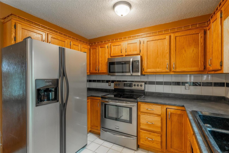 1202 Victoria Road, Poplar Bluff, Missouri 63901, 3 Bedrooms Bedrooms, 9 Rooms Rooms,2 BathroomsBathrooms,Residential,For Sale,Victoria,MAR24076440