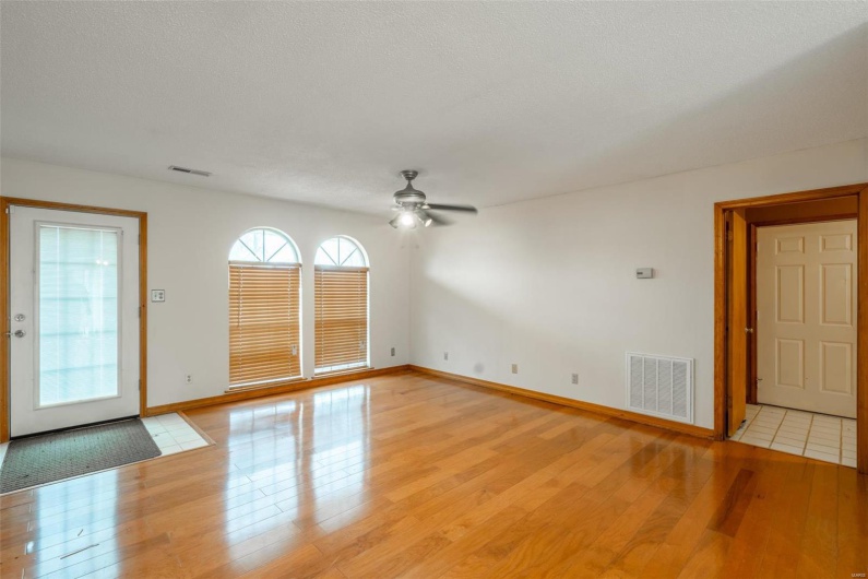 1202 Victoria Road, Poplar Bluff, Missouri 63901, 3 Bedrooms Bedrooms, 9 Rooms Rooms,2 BathroomsBathrooms,Residential,For Sale,Victoria,MAR24076440