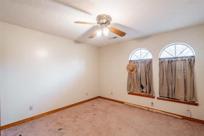 1202 Victoria Road, Poplar Bluff, Missouri 63901, 3 Bedrooms Bedrooms, 9 Rooms Rooms,2 BathroomsBathrooms,Residential,For Sale,Victoria,MAR24076440