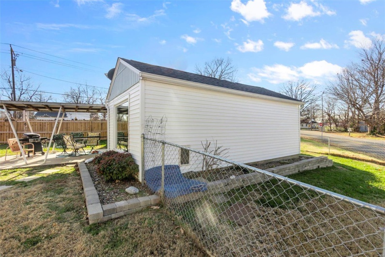 212 North Street, Benton, Missouri 63736, 2 Bedrooms Bedrooms, 6 Rooms Rooms,2 BathroomsBathrooms,Residential,For Sale,North,MAR24077065