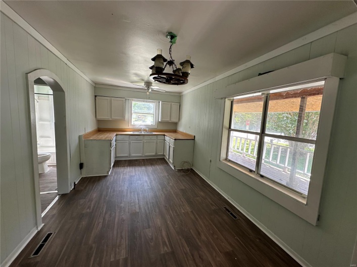 1930 Dixie Roadway, Kennett, Missouri 63857, 2 Bedrooms Bedrooms, 6 Rooms Rooms,1 BathroomBathrooms,Residential,For Sale,Dixie Roadway,MAR24077288