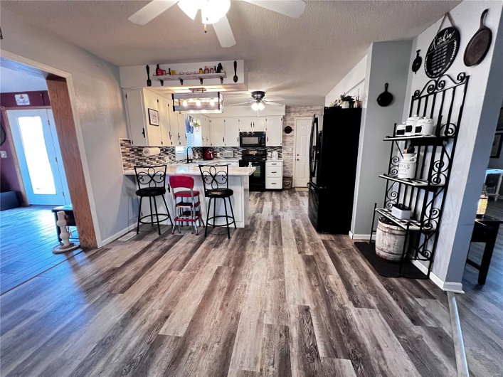 1034 Port Perry Drive, Perryville, Missouri 63775, 3 Bedrooms Bedrooms, 5 Rooms Rooms,3 BathroomsBathrooms,Residential,For Sale,Port Perry,MAR24078855
