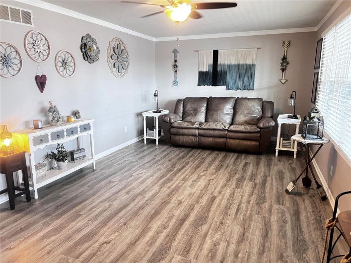1034 Port Perry Drive, Perryville, Missouri 63775, 3 Bedrooms Bedrooms, 5 Rooms Rooms,3 BathroomsBathrooms,Residential,For Sale,Port Perry,MAR24078855