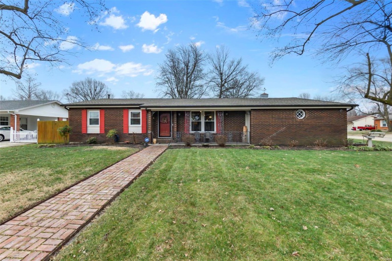 101 Winter Drive, Sikeston, Missouri 63801, 3 Bedrooms Bedrooms, 9 Rooms Rooms,3 BathroomsBathrooms,Residential,For Sale,Winter,MAR25000325