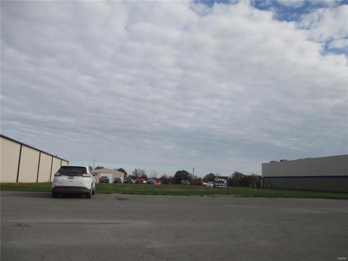 1302 MARKET Street, Sparta, Illinois 62286, ,Commercial Sale,For Sale,MARKET,MAR18009760