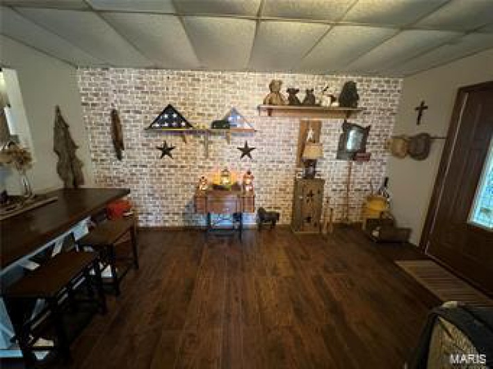 7996 highway 32, Ste Genevieve, Missouri 63670, ,Residential Income,For Sale,highway 32,MAR25000528