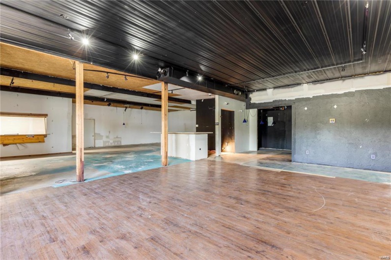 100 Holly Tree Lane, Farmington, Missouri 63640, ,Commercial Sale,For Sale,Holly Tree,MAR24078422
