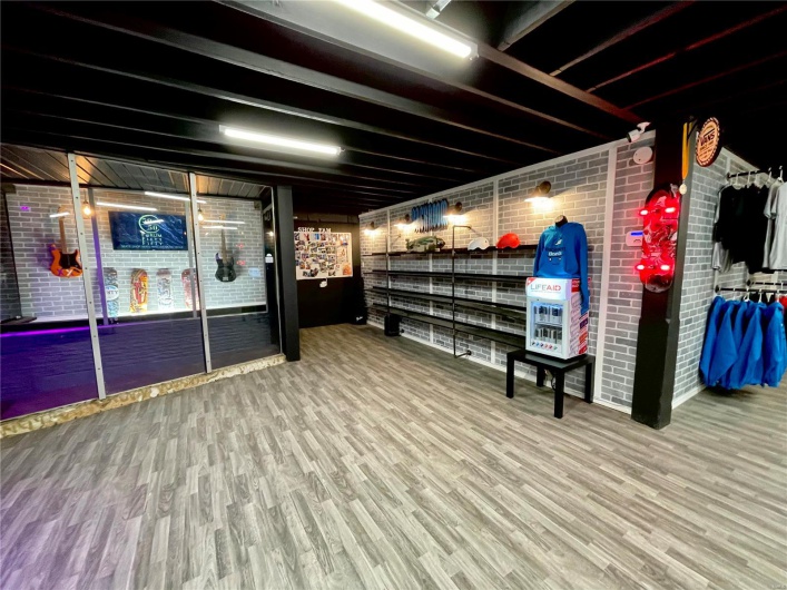413 Vine Street, Poplar Bluff, Missouri 63901, ,Commercial Sale,For Sale,Vine,MAR25000805