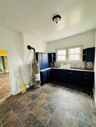 412 E Howard, Malden, Missouri 63863, 3 Bedrooms Bedrooms, 7 Rooms Rooms,1 BathroomBathrooms,Residential,For Sale,E Howard,MAR25001100