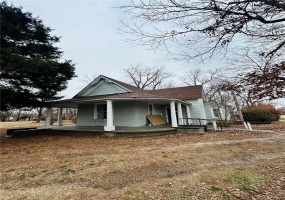 412 E Howard, Malden, Missouri 63863, 3 Bedrooms Bedrooms, 7 Rooms Rooms,1 BathroomBathrooms,Residential,For Sale,E Howard,MAR25001100