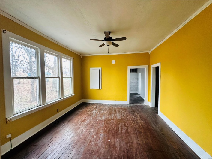 412 E Howard, Malden, Missouri 63863, 3 Bedrooms Bedrooms, 7 Rooms Rooms,1 BathroomBathrooms,Residential,For Sale,E Howard,MAR25001100
