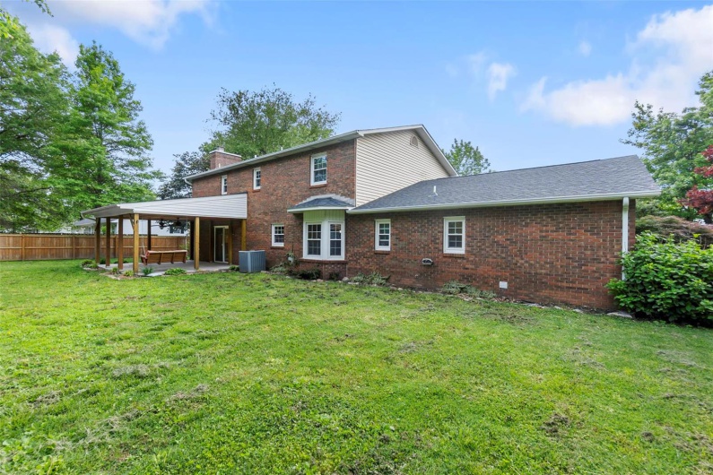 912 Westview Drive, Sikeston, Missouri 63801, 4 Bedrooms Bedrooms, 11 Rooms Rooms,2 BathroomsBathrooms,Residential,For Sale,Westview,MAR25001316