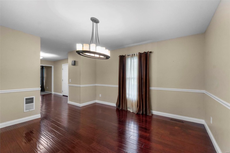 912 Westview Drive, Sikeston, Missouri 63801, 4 Bedrooms Bedrooms, 11 Rooms Rooms,2 BathroomsBathrooms,Residential,For Sale,Westview,MAR25001316