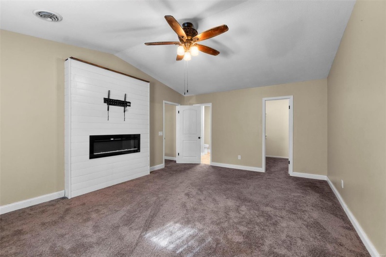 912 Westview Drive, Sikeston, Missouri 63801, 4 Bedrooms Bedrooms, 11 Rooms Rooms,2 BathroomsBathrooms,Residential,For Sale,Westview,MAR25001316