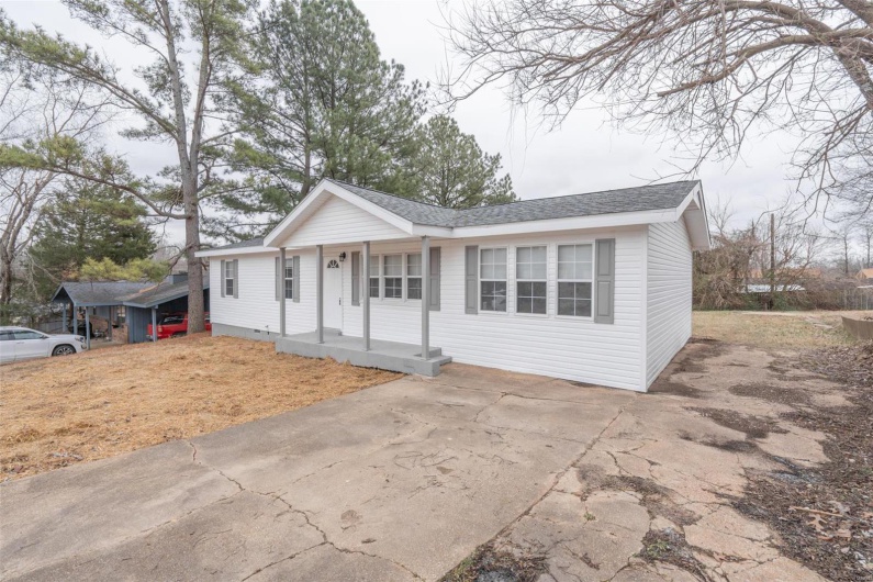 1918 Glendale Street, Poplar Bluff, Missouri 63901, 4 Bedrooms Bedrooms, 8 Rooms Rooms,2 BathroomsBathrooms,Residential,For Sale,Glendale,MAR25001149