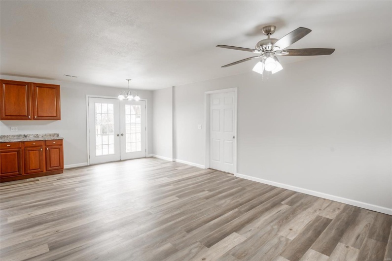 1918 Glendale Street, Poplar Bluff, Missouri 63901, 4 Bedrooms Bedrooms, 8 Rooms Rooms,2 BathroomsBathrooms,Residential,For Sale,Glendale,MAR25001149