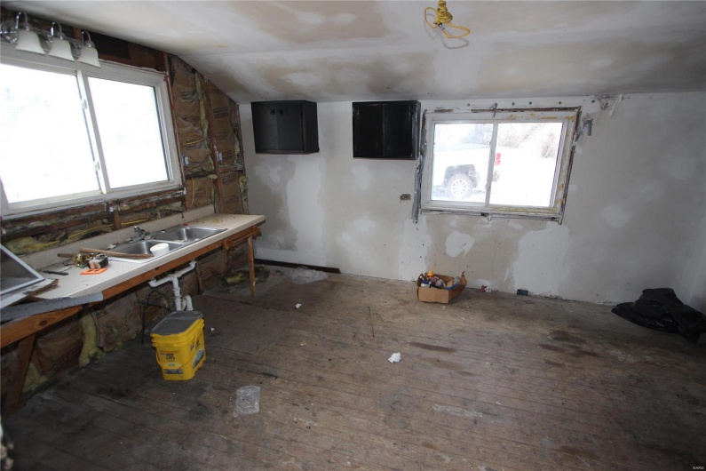 306 Mine La Motte Street, Fredericktown, Missouri 63645, 2 Bedrooms Bedrooms, 4 Rooms Rooms,1 BathroomBathrooms,Residential,For Sale,Mine La Motte,MAR25001567