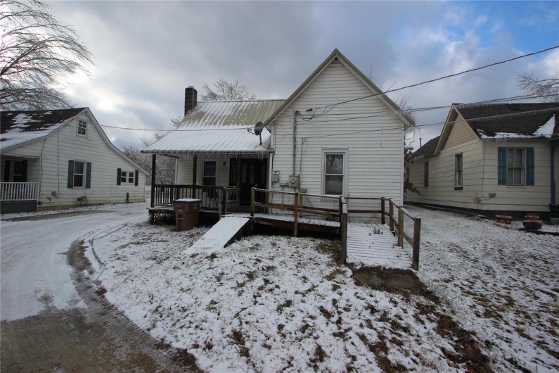 306 Mine La Motte Street, Fredericktown, Missouri 63645, 2 Bedrooms Bedrooms, 4 Rooms Rooms,1 BathroomBathrooms,Residential,For Sale,Mine La Motte,MAR25001567