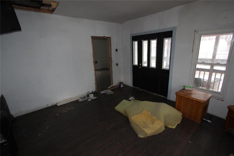 306 Mine La Motte Street, Fredericktown, Missouri 63645, 2 Bedrooms Bedrooms, 4 Rooms Rooms,1 BathroomBathrooms,Residential,For Sale,Mine La Motte,MAR25001567