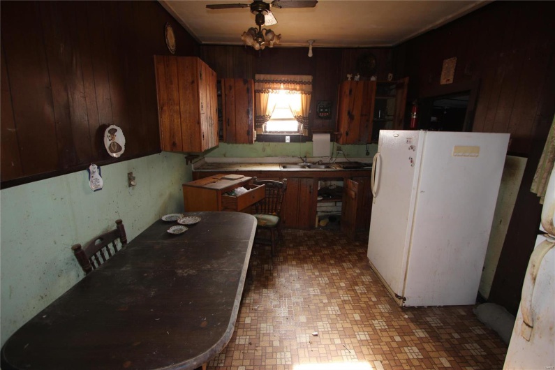 904 Camilla Street, Park Hills, Missouri 63601, 3 Bedrooms Bedrooms, 4 Rooms Rooms,1 BathroomBathrooms,Residential,For Sale,Camilla,MAR25001571