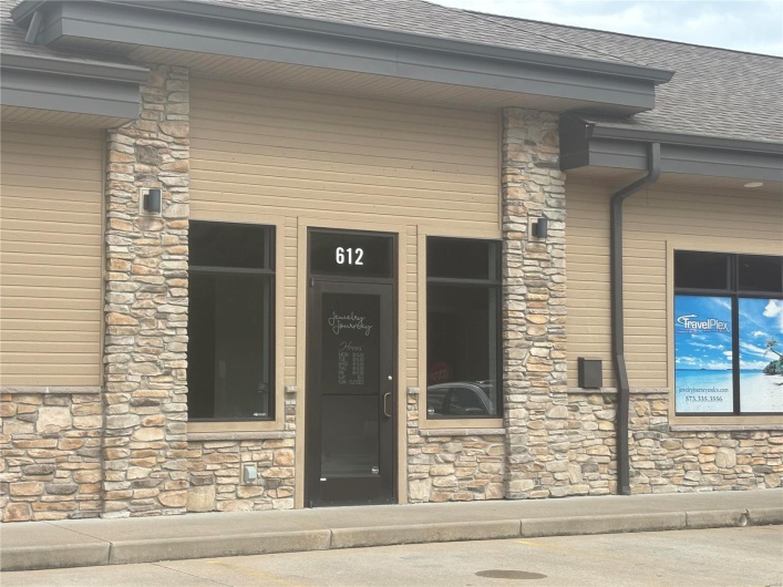 612 Whitelaw Avenue, Cape Girardeau, Missouri 63701, ,Commercial Lease,For Sale,Whitelaw,MAR25001230