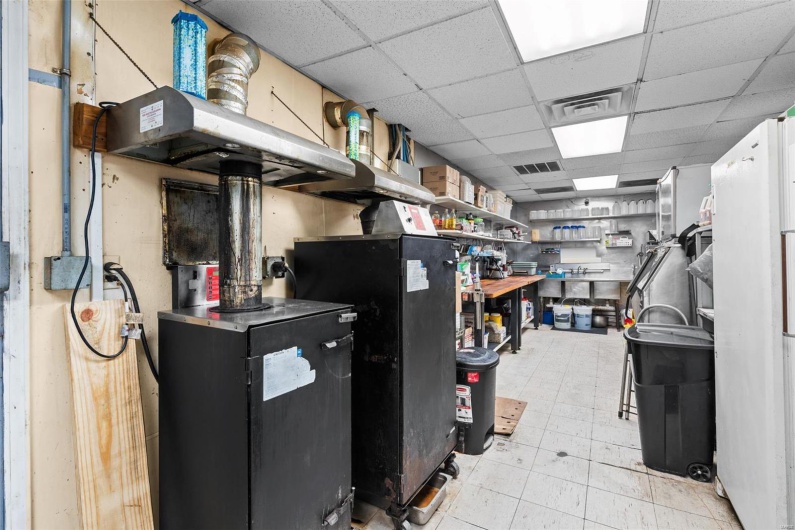 Kitchen with a drop ceiling