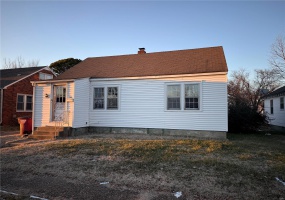 734 E KATHLEEN ST, Sikeston, Missouri 63801, 3 Bedrooms Bedrooms, 6 Rooms Rooms,1 BathroomBathrooms,Residential,For Sale,E KATHLEEN ST,MAR25002123