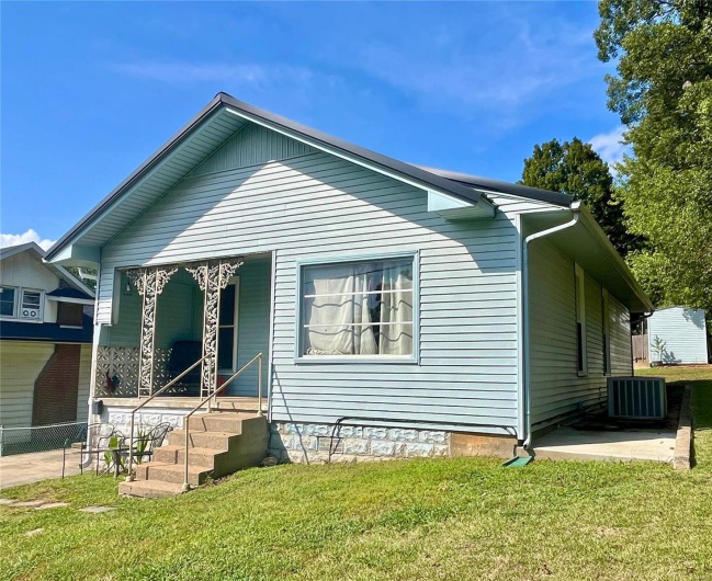 403 Sycamore Street, Scott City, Missouri 63780, 4 Bedrooms Bedrooms, 7 Rooms Rooms,2 BathroomsBathrooms,Residential,For Sale,Sycamore,MAR25002091
