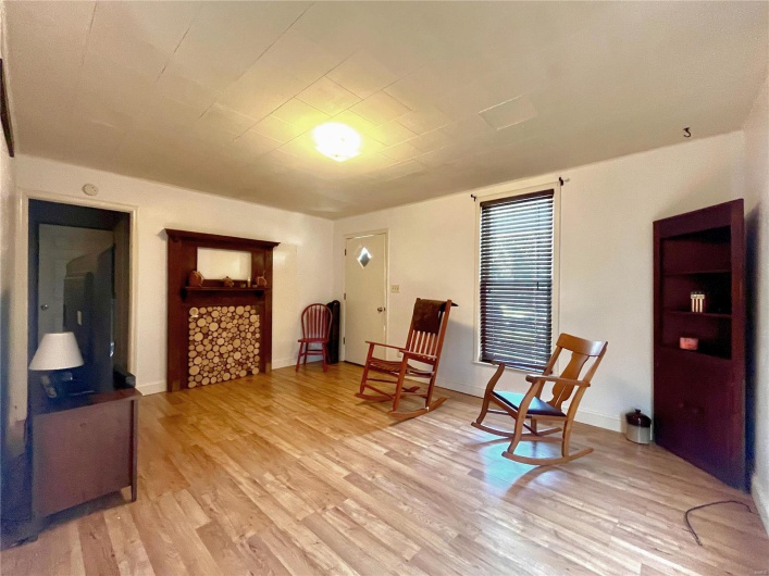 403 Sycamore Street, Scott City, Missouri 63780, 4 Bedrooms Bedrooms, 7 Rooms Rooms,2 BathroomsBathrooms,Residential,For Sale,Sycamore,MAR25002091