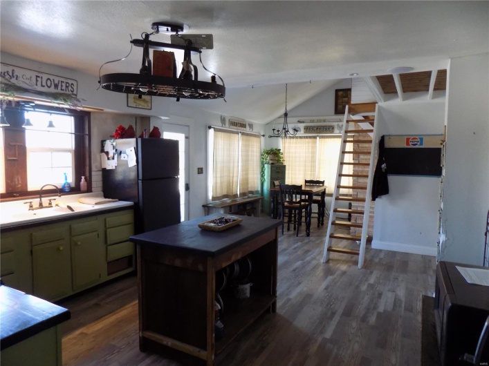 170 County Road # 36, Ironton, Missouri 63650, 4 Bedrooms Bedrooms, 9 Rooms Rooms,2 BathroomsBathrooms,Residential,For Sale,County Road # 36,MAR25002330