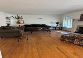 110 Main Street, Hayti, Missouri 63851, 4 Bedrooms Bedrooms, 11 Rooms Rooms,2 BathroomsBathrooms,Residential,For Sale,Main Street,MAR25002435