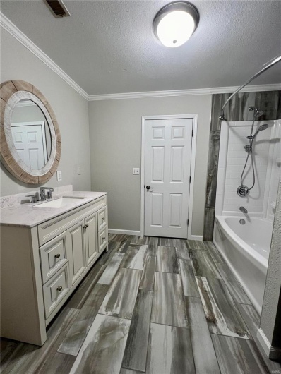 Jack n Jill bath upstairs