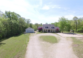 792 County Road 466, Poplar Bluff, Missouri 63901, 4 Bedrooms Bedrooms, 9 Rooms Rooms,3 BathroomsBathrooms,Residential,For Sale,County Road 466,MAR25002573