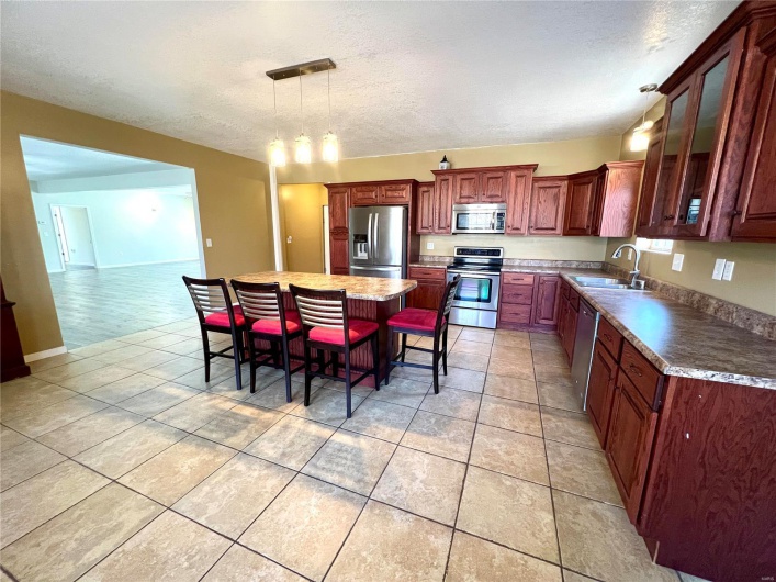 792 County Road 466, Poplar Bluff, Missouri 63901, 4 Bedrooms Bedrooms, 9 Rooms Rooms,3 BathroomsBathrooms,Residential,For Sale,County Road 466,MAR25002573