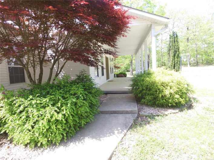 792 County Road 466, Poplar Bluff, Missouri 63901, 4 Bedrooms Bedrooms, 9 Rooms Rooms,3 BathroomsBathrooms,Residential,For Sale,County Road 466,MAR25002573