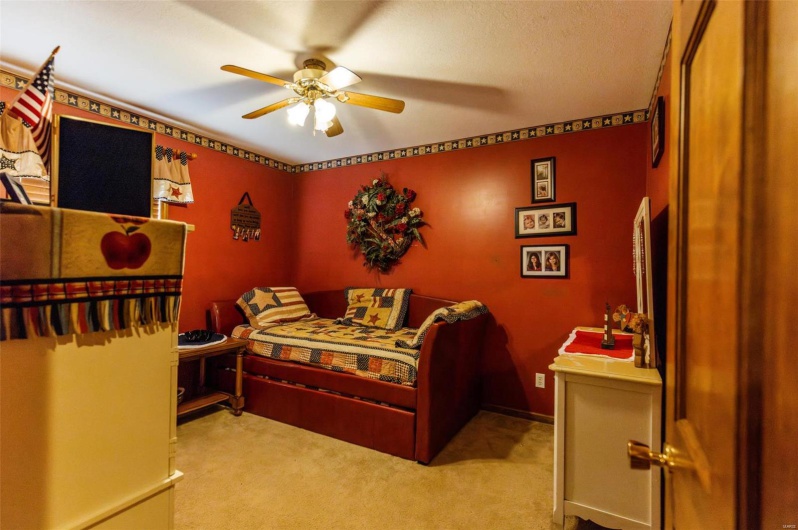702 S 525th Rd, East Prairie, Missouri 63845, 4 Bedrooms Bedrooms, 13 Rooms Rooms,3 BathroomsBathrooms,Residential,For Sale,S 525th Rd,MAR25002390