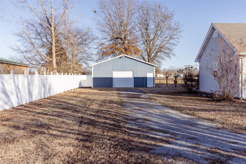 702 S 525th Rd, East Prairie, Missouri 63845, 4 Bedrooms Bedrooms, 13 Rooms Rooms,3 BathroomsBathrooms,Residential,For Sale,S 525th Rd,MAR25002390
