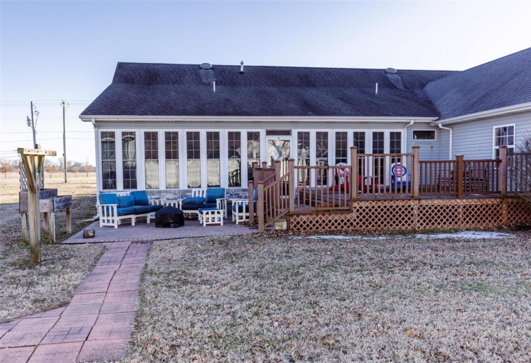 702 S 525th Rd, East Prairie, Missouri 63845, 4 Bedrooms Bedrooms, 13 Rooms Rooms,3 BathroomsBathrooms,Residential,For Sale,S 525th Rd,MAR25002390